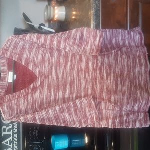 Liz Claiborne 3/4 sleeve v-neck sweater. XL wine color